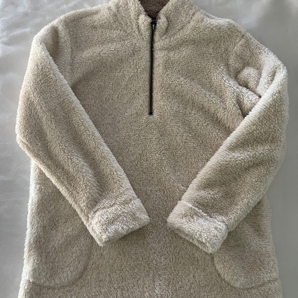Size S soft surrounding Sherpa pullover sweater

#8 - Picture 1 of 5